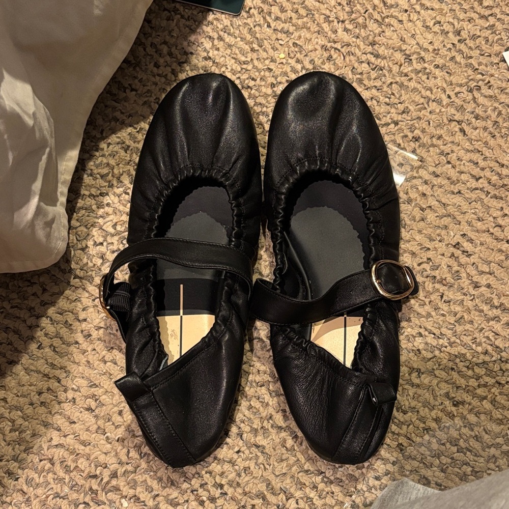 Black Ballet flats